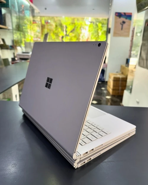MICROSOFT SURFACEBOOK 2  Intel Core i5-8350U  6 Mo de cache,  3,60 GHz 8GB 256GB SSD 13.5 QHD+ 3K  