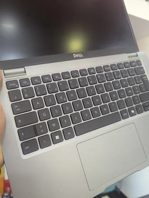 Processeur Intel Cor Ultra 5 125U 12 Mo de cache jusqu'à 4,30 GHz 12-cœurs 14-threads RAM 16GB DISQUE 512GB SSD ECRAN 13" GPU Intel Graphiques