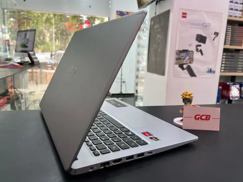 ACER ASPIRE 5 mobiles AMD Ryzen 5 5500U avec processeurs graphiques Radeon Vega 8GB 256GB SSD 15.6"