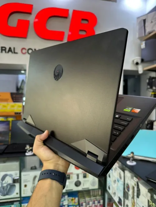 MSI ALPHA 17 Ryzen 9 7940HX , 64 Mo , RAM 16GB DDR5 512GB SSD 17.3" QHD 240Hz  RTX 4060 8GB 