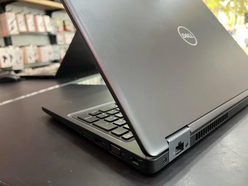 DELL LATITUDE 5591 Intel Core i7-8850H 9 Mo de cache, jusqu'à 4,30 GHz RAM 16GB  512GB SSD 15" 
