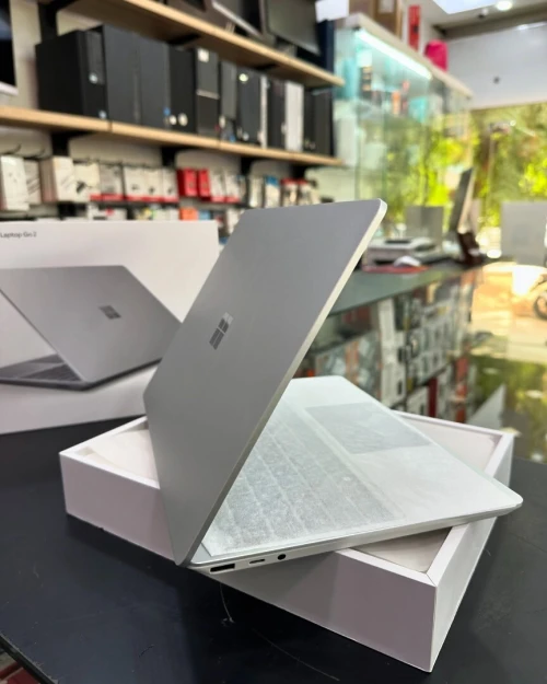 MICROSOFT SURFACE LAPTOP GO 2 Intel Core i5-1135G7 8 Mo de cache, à 4,20 GHz 4GB 128GB SSD 12.4 2K