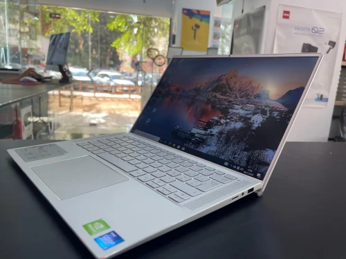 DELL INSPIRON 7400 Intel Core i7-1165G7 12 Mo de cache, 4,70 GHz 8GB 512GB SSD 14" NVIDIA MX350