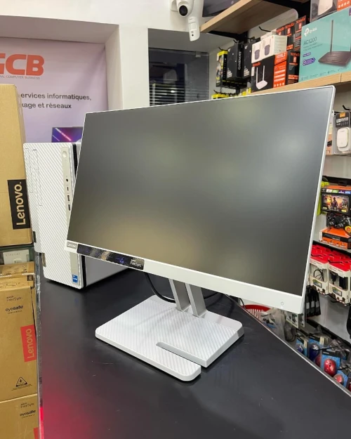 PC LENOVO IDEACENTRE 5 Intel Core i3-12100  12 Mo, 4,30 GHz 8GB DDR4 3200MHz 1TB HDD ECRAN 21.5