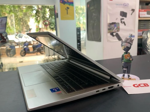 HP ELITEBOOK 830 G8 Intel Core i5-1145G7 8 Mo de cache, 4,40 GHz, avec IPU 16GO 256GB SSD 13" TACTIL