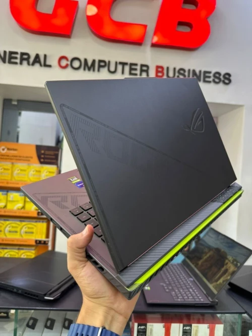 ASUS ROG STRIX  i9-13980HX 36 Mo ,à 5,60 GHz 16GB DDR5 1To SSD NVME 16" WUXGA IPS 240Hz RTX 4070