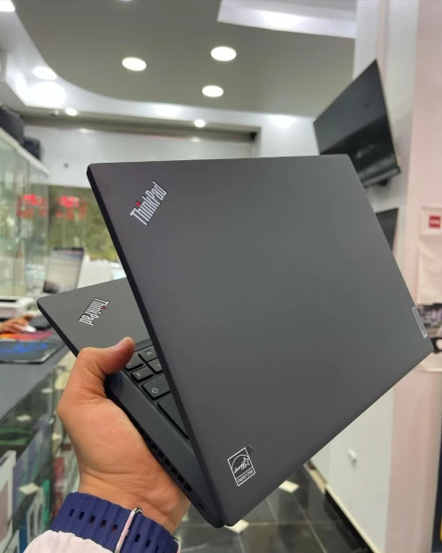 LENOVO THINKPAD X13 Gen3 Intel Core i5-1250P à 4,40 GHz 16GB 256GB SSD 13 FULL HD TACTILE 