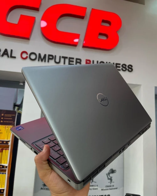 DELL Precision 7560 Intel Core i9-11950H 24 Mo de cache,'à 4,90 GHz 128GB 1TB SSD 15" RTX A4000 8GB 