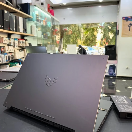 ASUS TUF GAMING A17  AMD Ryzen 7 7735HS à 4.75 GHz 16GB  512GB SSD 17 FULL HD 144Hz  RTX 4050 6GB