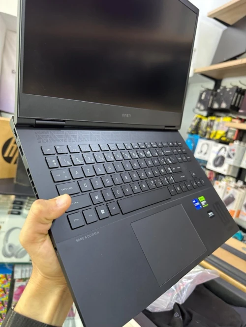 HP OMEN 16 Intel Core i7-13620H 24 Mo, à 4,90 GHz 16GB 1TB SSD 16.1 Full HD iPS 165Hz RTX 4060 8GB