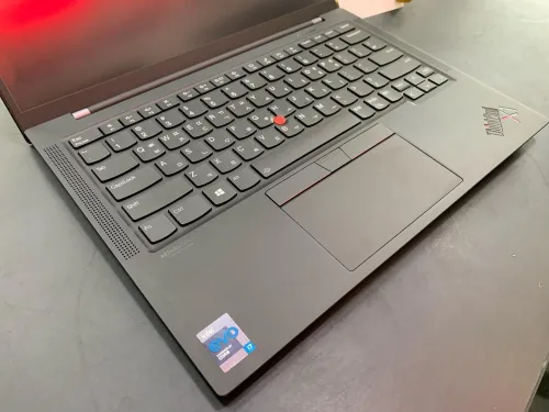 LENOVO THINKPAD X1 CARBON GEN 9 Intel Core i7-1165G7 12 Mo de cache,  4,70 GHz 16GB 512GB SSD 14" 