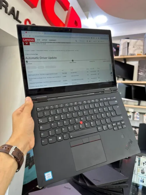 LENOVO THINKPAD X1 YOGA Intel Core i5-8250U 6 Mo de cache, jusqu'à 3,40 GHz 8GB 256GB SSD 14" 2k