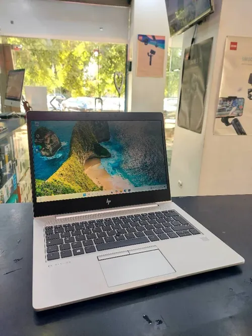 HP ELITEBOOK 735 G6  AMD Ryzen 5 Pro 3500U avec processeurs graphiques Radeon Vega 16GB 256SSD 14"