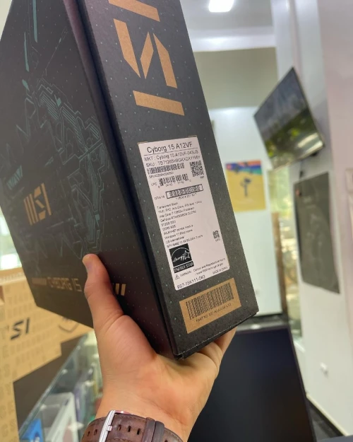 MSI CYBORG 15 A12VF Intel Core i7-12650H  16GB  512GB SSD 15.6" FULL HD 144Hz IPS Anti-Glare 4060 