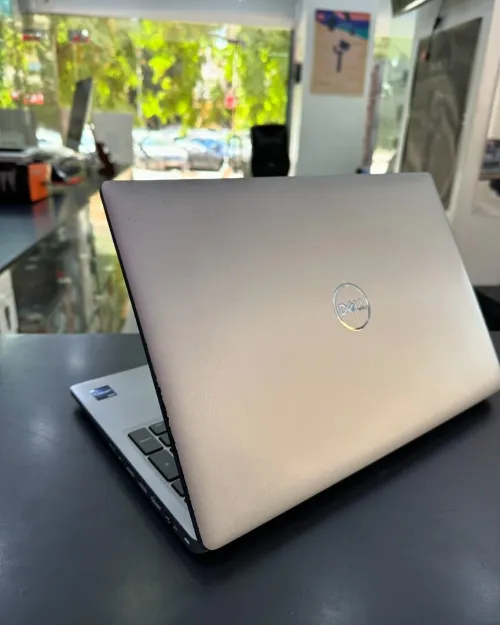DELL PRECISION 3570 Intel Core i7-1265U 12 Mo , à 4,80 GHz 16GB 512GB SSD 15.6 FULL HD  T550 4GB