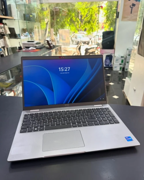 DELL PRECISION 3581 Intel Core i7-13700H 24 Mo de cache, jusqu à 5 GHz 32GB  1TB SSD 15.6 FHD  