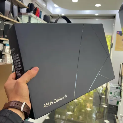ASUS ZENBOOK UM3504D AMD Ryzen 7 7735U  8-cœurs 16- threads  32GB 1TB SSD 15.6 FULL HD