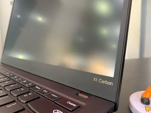 LENOVO THINKPAD X1 CARBON GEN 7 Intel® Core™ i7-8665U , jusqu'à 4,80 GHz 16GB 256GB SSD 14" QHD