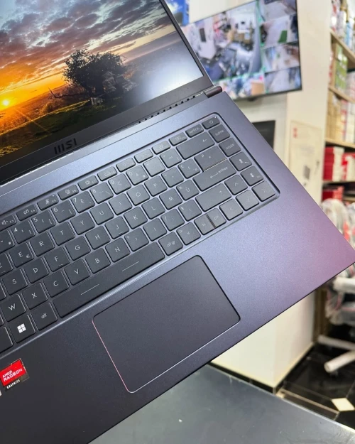 MSI MODERN 15 A5M  AMD Ryzen 5 5500U  8 Mo de cache, à 4,00 GHz  8GB 512GB SSD 15.6 FULL HD