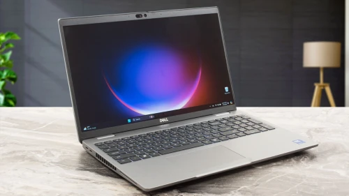 DELL LATITUDE 5550 Ultra 5 135U ;RAM 16GB DDR5 512GB SSD ECRAN 15.6" FHD + Intel Graphics