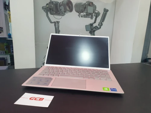 DELL INSPIRON 5301 Inte Core i7-1165G7 12 Mo de cache, 4,70 GHz 8GB 512GB SSD NVIDIA MX350 13" 