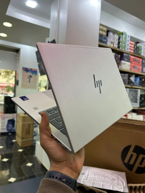 HP EliteBook 6 G1i 14 Intel Core Ultra 5 235U VPro 12 Mo de cache, à 4,90 GHz 32GB 512GB SSD 14" FULL HD+ iPS Intel Graphics
