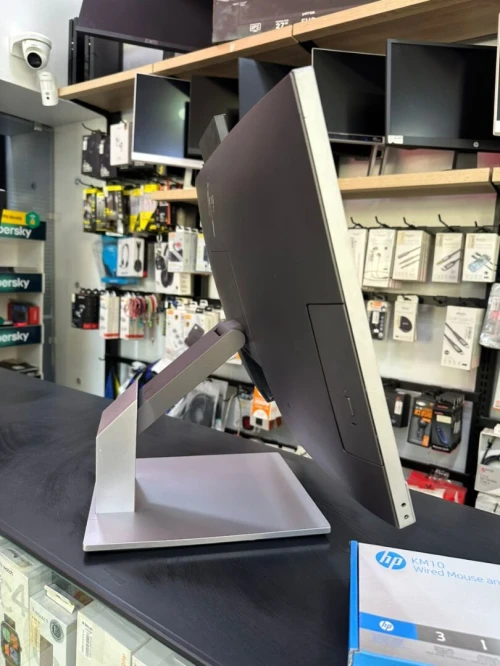 HP ALL IN ONE ELITEONE 800 G5 Intel Core i5-9500 , 'à 4,40 GHz RAM 8GB DISQUE 256GB SSD ECRAN 24" 