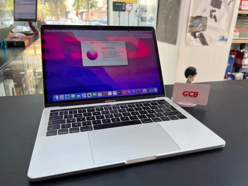 MACBOOK PRO Touchbar 13" 2017 Intel Core i5-7267U 4 Mo de cache, jusqu'à 3,50 GHz  8GB  256GB SSD