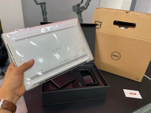 DELL XPS 9310  Intel Core i7-1195G7 12 Mo de cache, 5.00 GHz 16GO 512GB SSD 13" 4K UHD+ TACTILE  