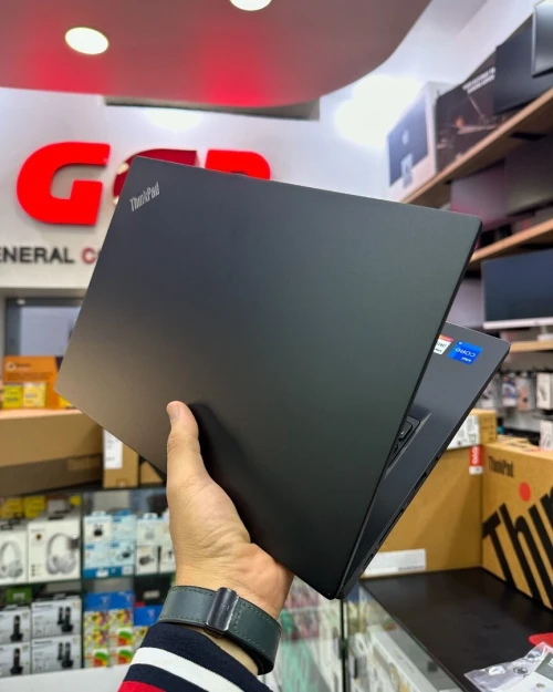 Lenovo ThinkPad L13 Gen2 Intel Core i5-1145G7  8 Mo , à 4,40 GHz 8GB  256GB SSD  13.3 FULL HD