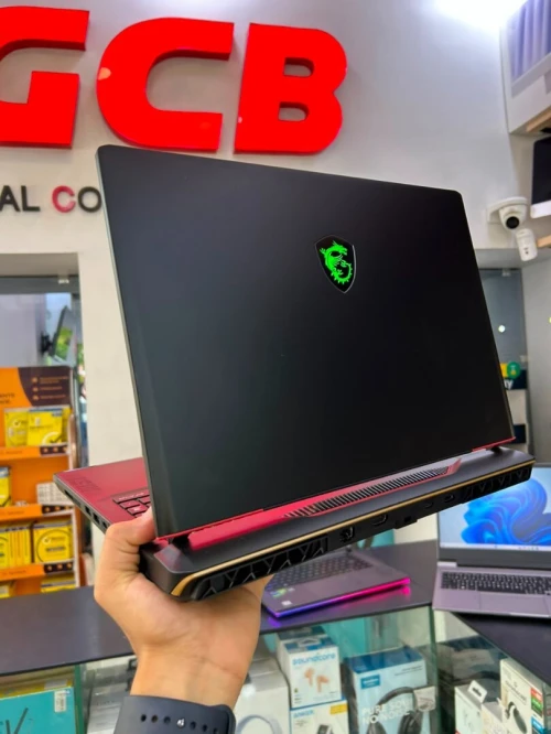 MSI RAIDER GE68HX 13V Intel Core i9-13950HX , jusqu'à 5,50 GHz RAM 16GB DDR5 1TB SSD ECRAN 16'' FHD+ 144Hz NVIDIA GeForce RTX 4060 8GB