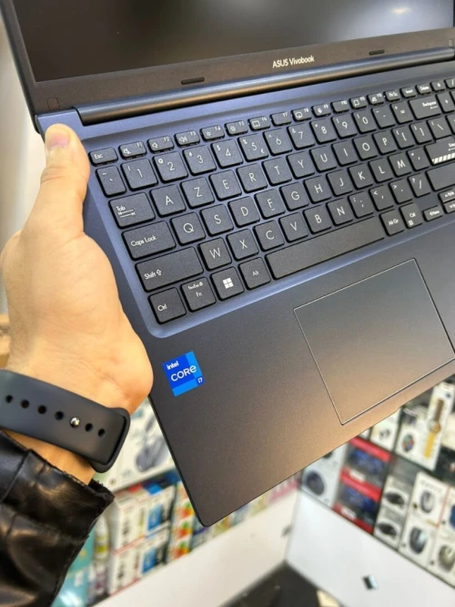 ASUS VIVOBOOK X1504VA Intel Core i7-13620H jusqu'à 4,90 GHz RAM 16GB 512GB SSD 15.6" FHD UHD Intel