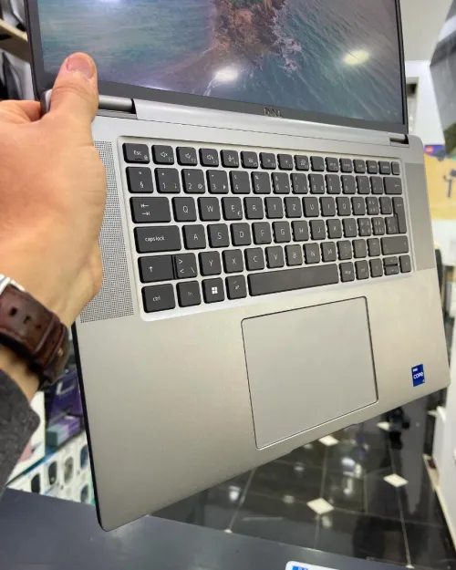 DELL LATITUDE 7640 Intel Core i7-1365U 12 Mo  5,20 GHz 32GB DDR5 512GB M.2  SSD 16 FULL HD+ TACTILE 