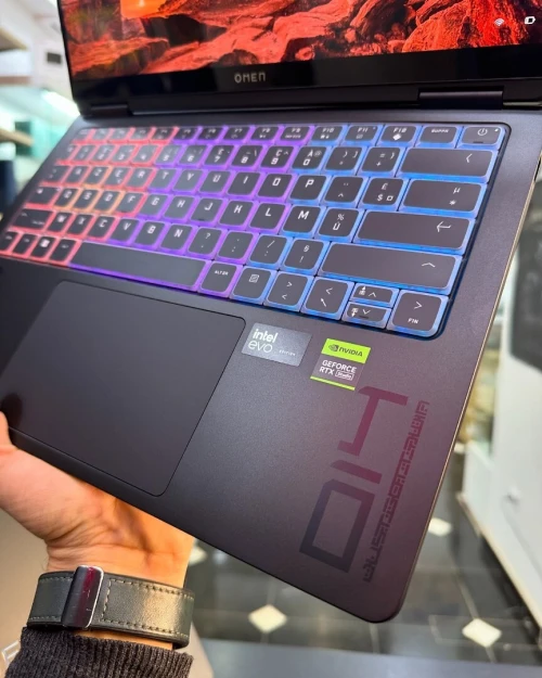 HP OMEN Transcend 14 Intel Core Ultra 9 185H , à 5,10 GHz 32GB 1TB SSD 14 2,8K OLED 120Hz RTX 4060 