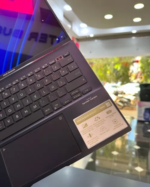 ASUS ZENBOOK UM3402Y AMD Ryzen 5 5625 16GB 512GB SSD 14" QHD 3K OLED 90Hz  