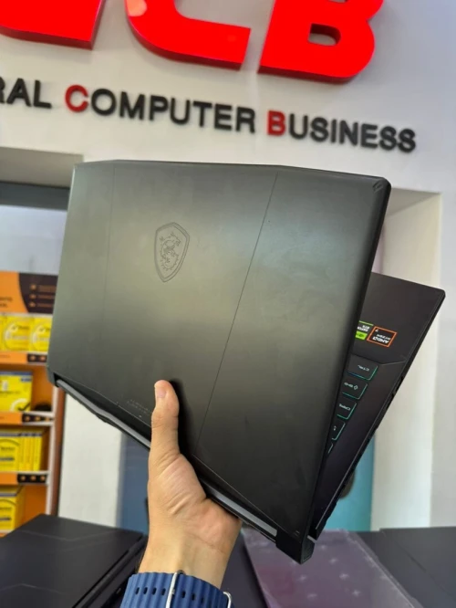 MSI KATANA A15 AMD Ryzen 7 8845HS 'à 5.1 GHz RAM 16GB DDR5 DISQUE 512GB SSD 15.6" QHD RTX 4060 8GB 