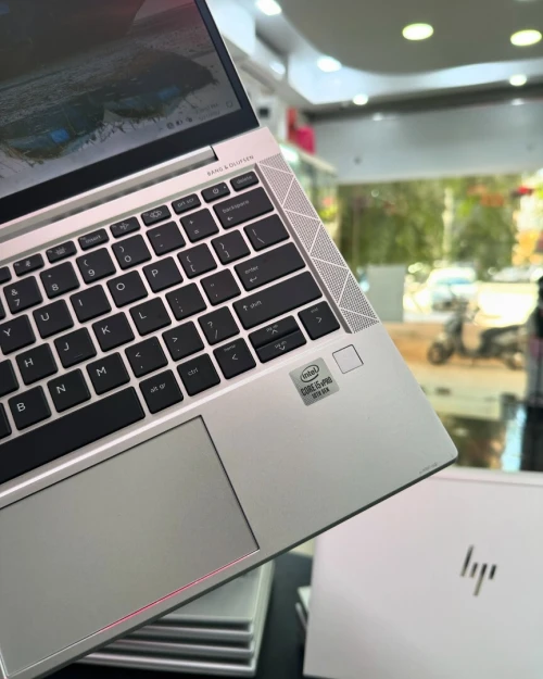 HP ELITEBOOK 830 G7 Intel Core i5-10310U 6 Mo de cache, jusquà 4,40 GHz  8GO 256GB SSD 13 FULL HD  