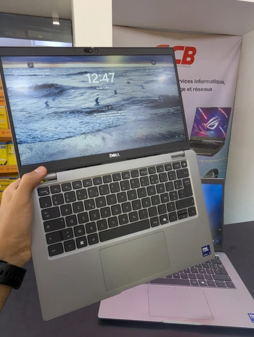 Processeur Intel Cor Ultra 5 125U 12 Mo de cache jusqu'à 4,30 GHz 12-cœurs 14-threads RAM 16GB DISQUE 512GB SSD ECRAN 13" GPU Intel Graphiques