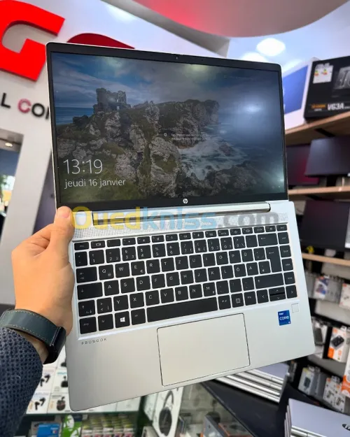 HP ProBook 640 G8 Intel Core i5-1145G7 8 Mo de cache, RAM 16GO  256GB SSD 14 Full HD Intel Iris Xe
