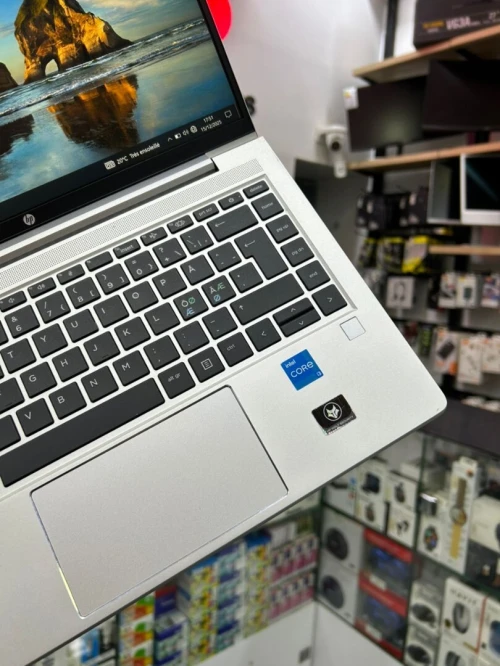 HP PROBOOK 440 G9 Processeur Intel Core i3-1215U RAM 8GB 128GB SSD 14" FHD Graphiques UHD Intel