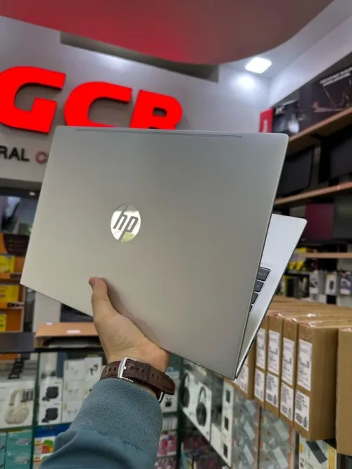 HP ProBook 460 G11 Processeur Intel Core Ultra 5 125U RAM 8GB DDR5 256GB SSD Écran WUXGA IPS