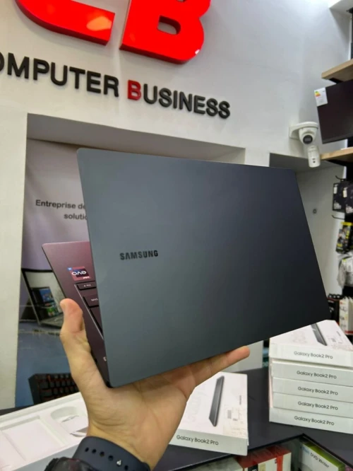 SAMSUNG GALAXY BOOK 2 Pro Intel i5-1240P RAM 8GB DDR5 256GB SSD ÉCRAN 13.3 FHD AMOLED Intel Iris Xe