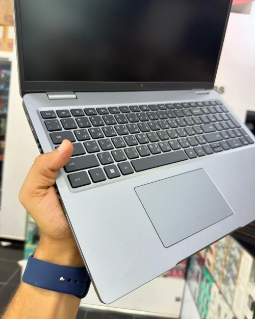 DELL LATITUDE 5530 Intel Core i5-1235U cache 12 Mo, jusquà 4,40 GHz, RAM 8GB 512GB SSD 15.6 FULL HD 
