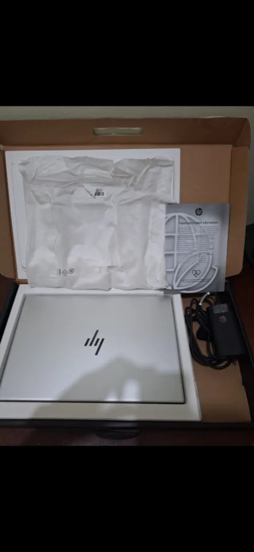 Envy Laptop 17-cw0011nf i7-1355U 