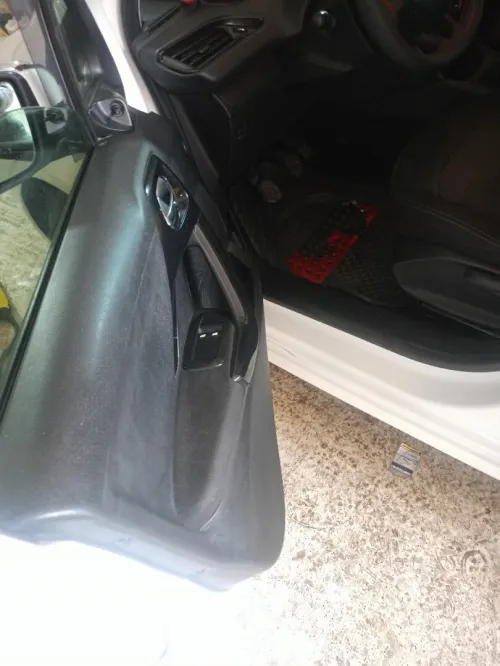 Peugeot 208 2015 Access Facelift
