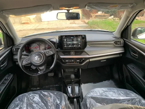 Suzuki Swift 2025 Maron