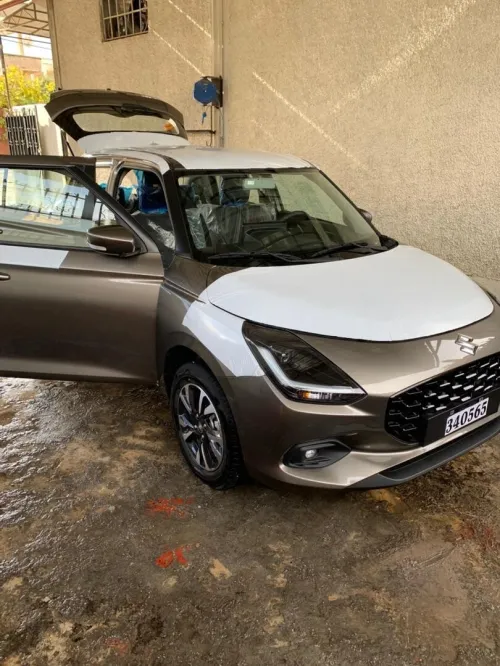 Suzuki Swift 2025 Maron