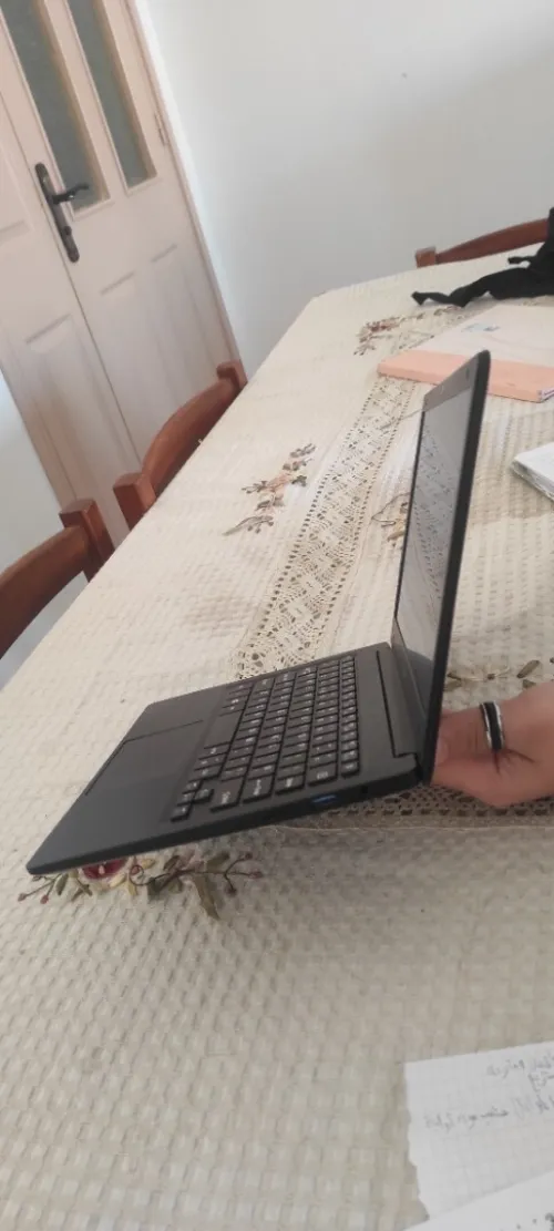 PC PORTABLE JDID BEL CARTON JAMAIS UTILISER 