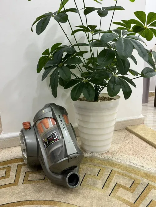 ASPIRATEUR ROBUSTE MULTI CYCLONE SANS SAC