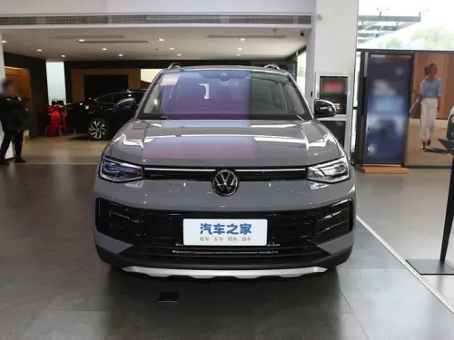 Volkswagen Tharu XR 2025 2025 ce 300TSI 1.5T 160HP, jante noire d'origine, SUV style sport, version la plus haute, ouvert à la réservat